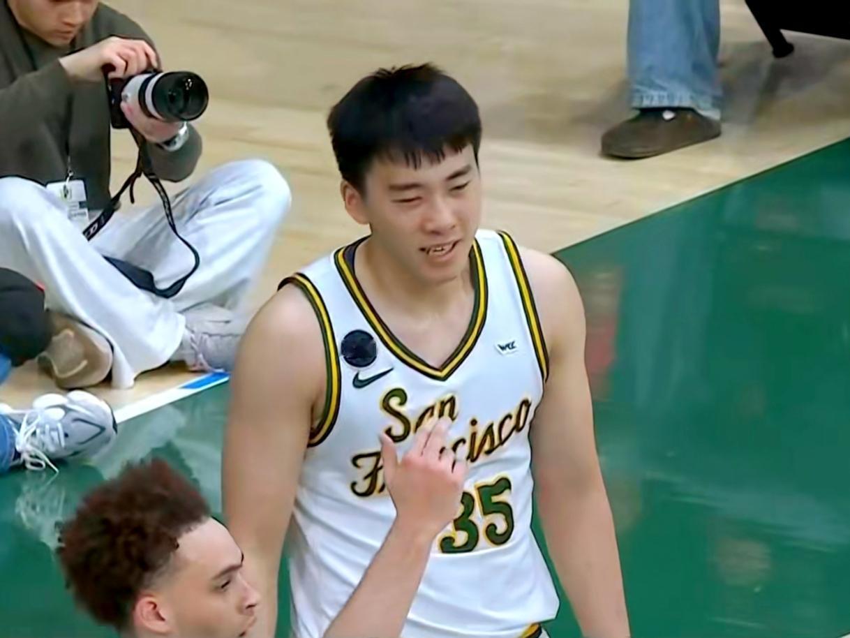 王俊杰25分钟19分，投篮8中7，NCAA展现NBA潜质NCAA联赛，旧金山