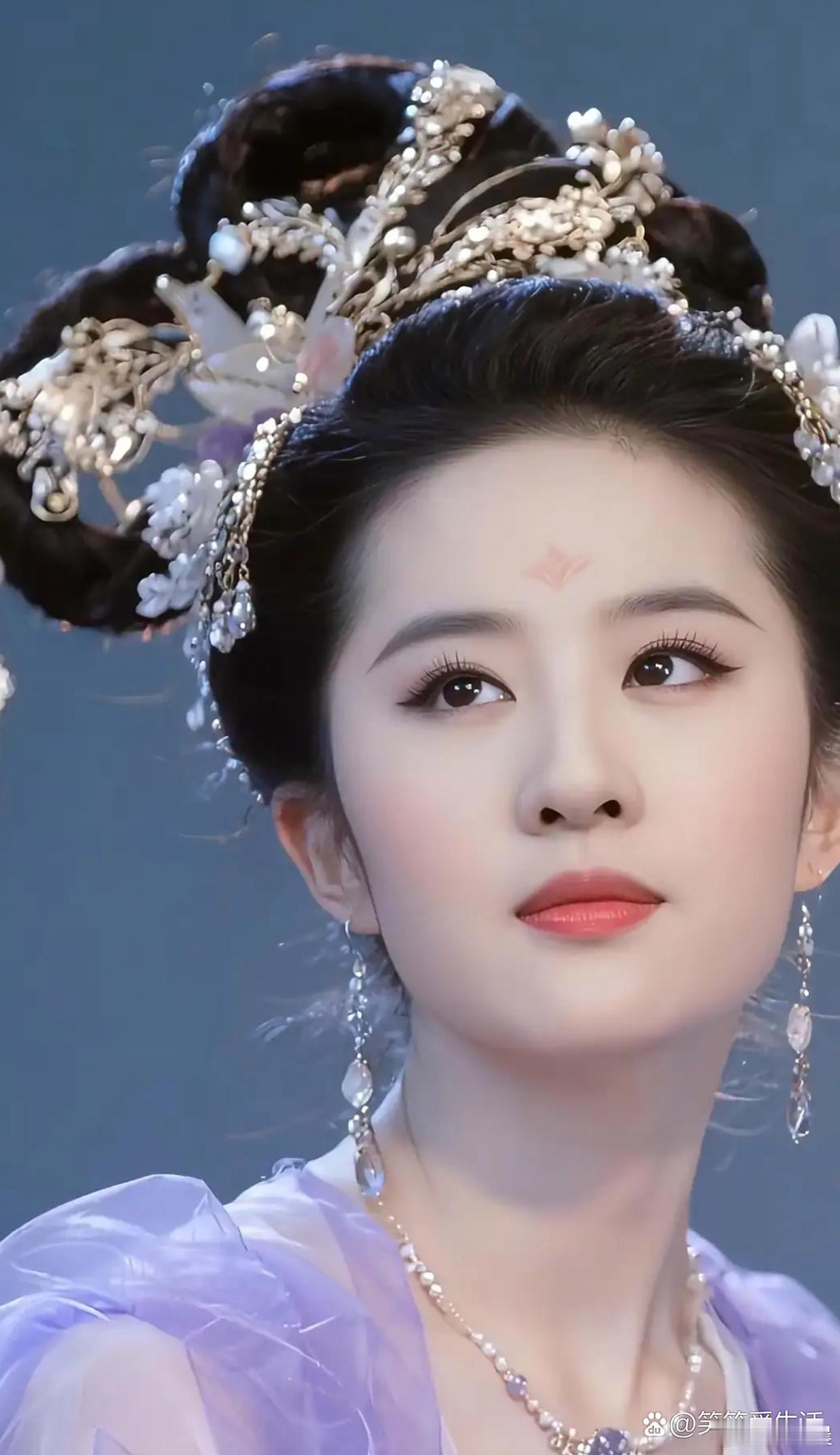 刘亦菲嫦娥造型美到封神！自带仙气适配度拉满，不愧是“神仙姐姐”本仙。​​​