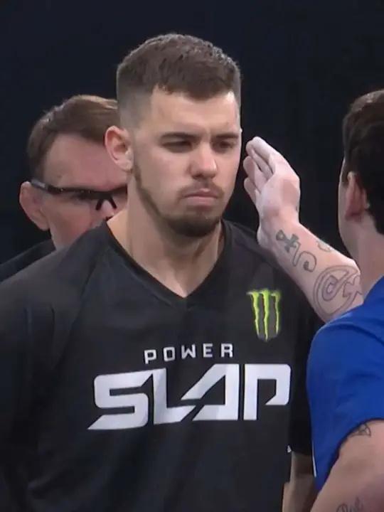 最近网上有个事儿让人揪心，有个叫沃尔恰克的波兰选手参加扇耳光大赛，被人一记重击打