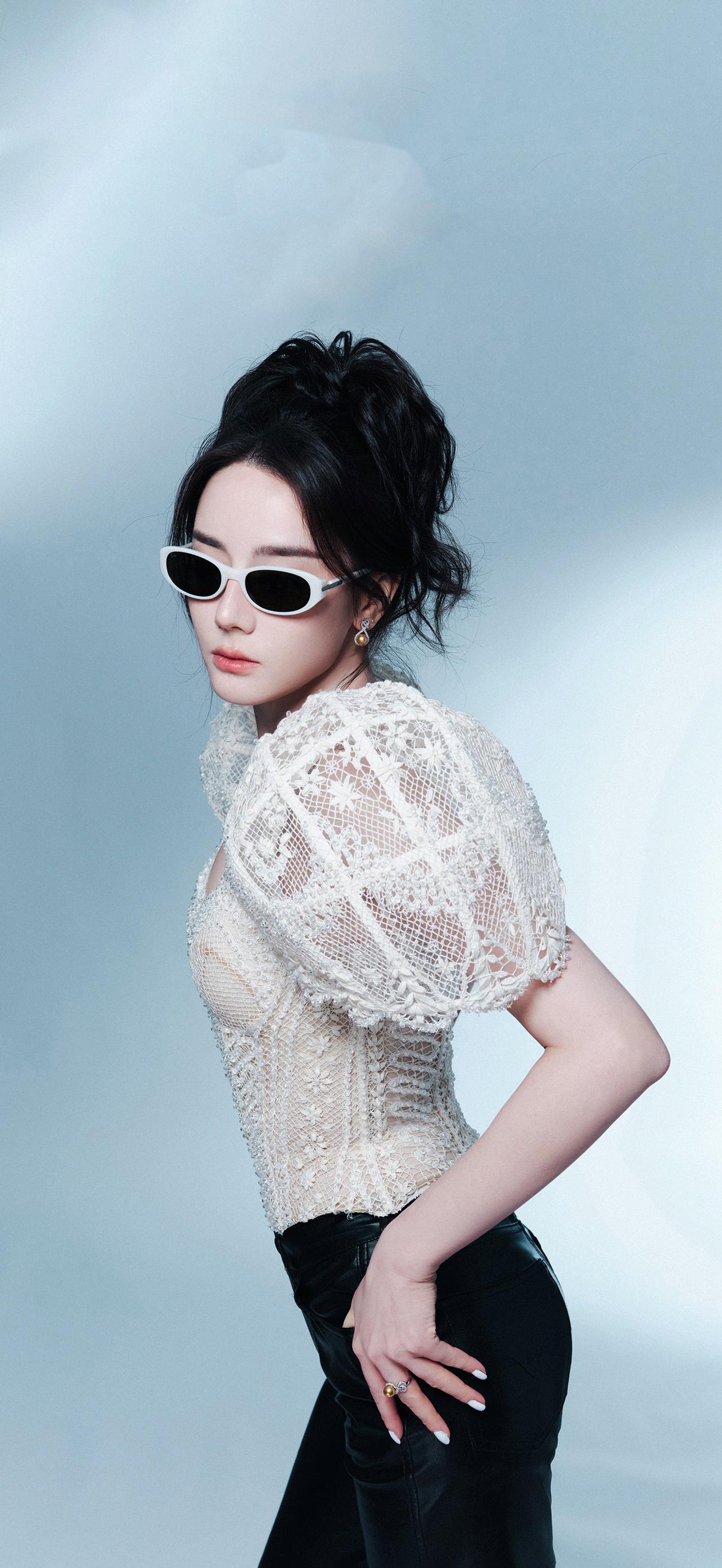 美女壁纸-第6193期-迪丽热巴