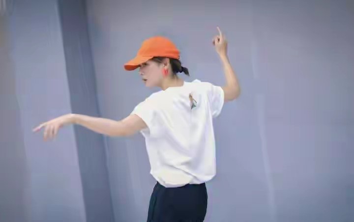 孙俪陪女儿跳恰恰，连续岔气三天！没想到还真瘦了