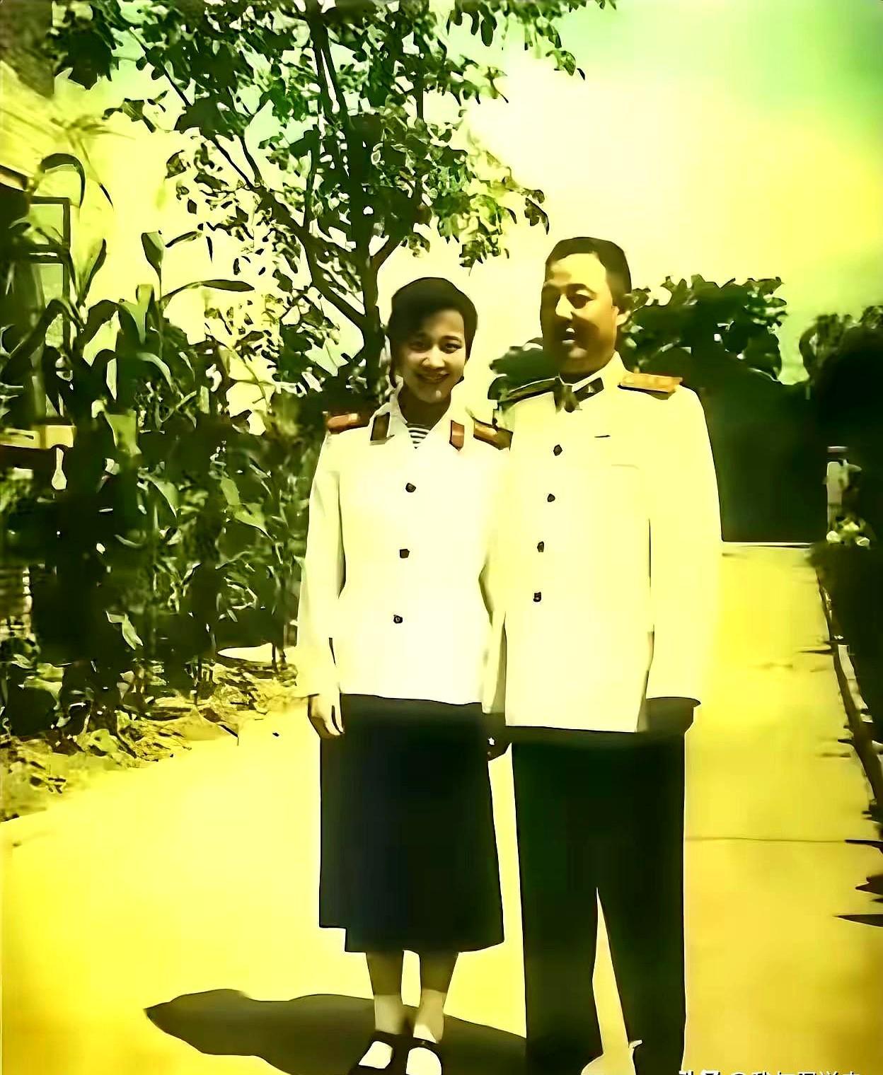 24岁嫁给开国上将，一进门就给6个孩子当后妈，亲生俩儿子还都跟她姓陆。这姑