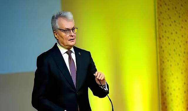 2月19日，立陶宛总统瑙塞达公开放话：希望恢复对华正常外交，却拒不改正错误，扬言