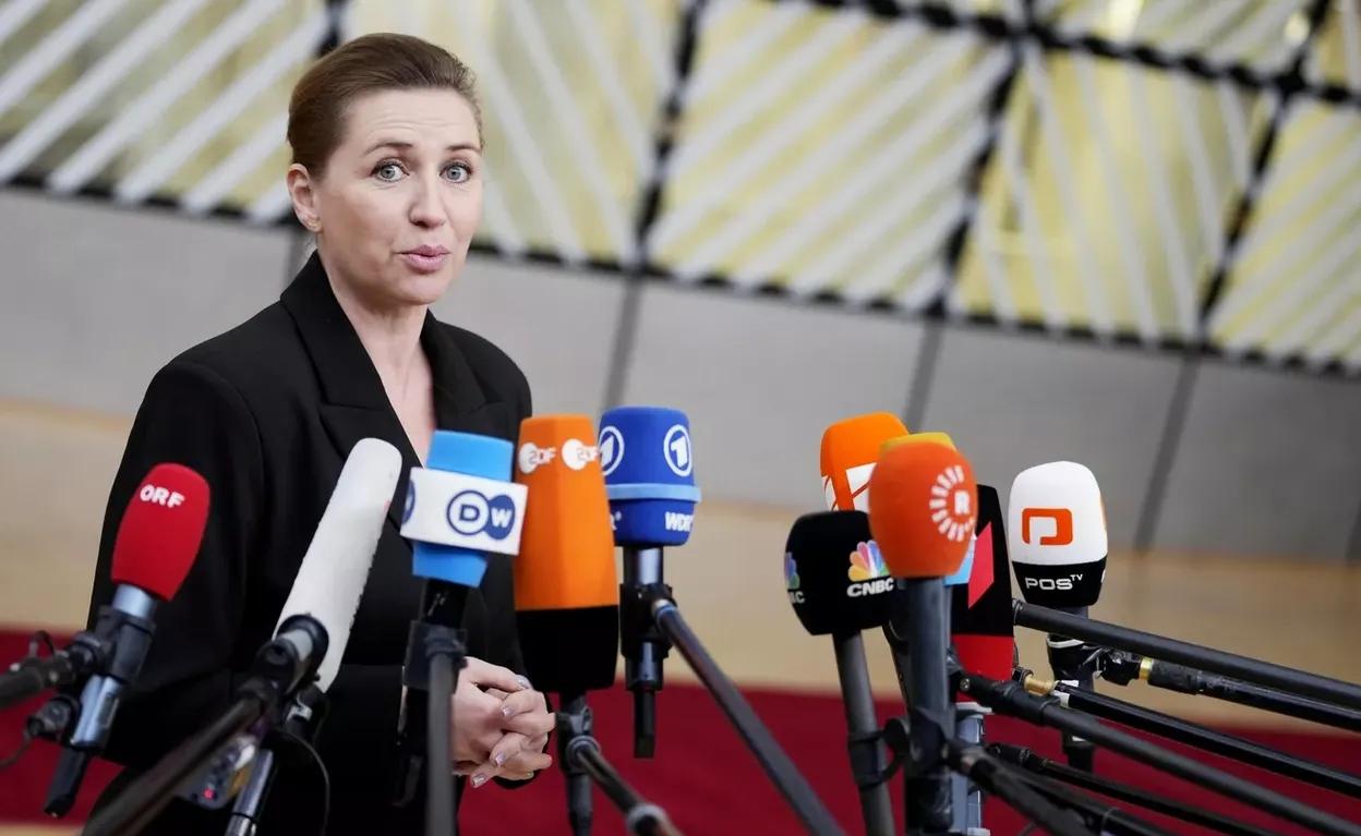 【将无聊进行到底】巴黎时间2026年1月28日，丹麦首相梅特·弗雷德里克森于巴