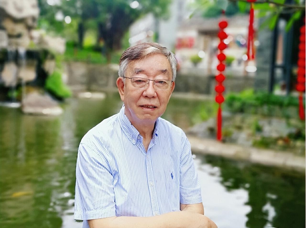 披上爱国的外衣，侵权就能理所当然了吗？84岁的许镜清拿起手机录视频维权，一