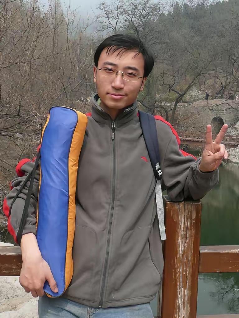 清华、北大“双料学霸”李永乐，去外企求职却屡屡碰壁，一气之下转身走进人大附中，应