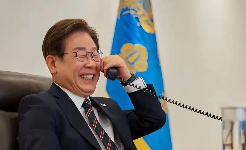 韩国出口杀疯了。9月5日关税厅数据砸下来：今年出口已达7094亿美元，