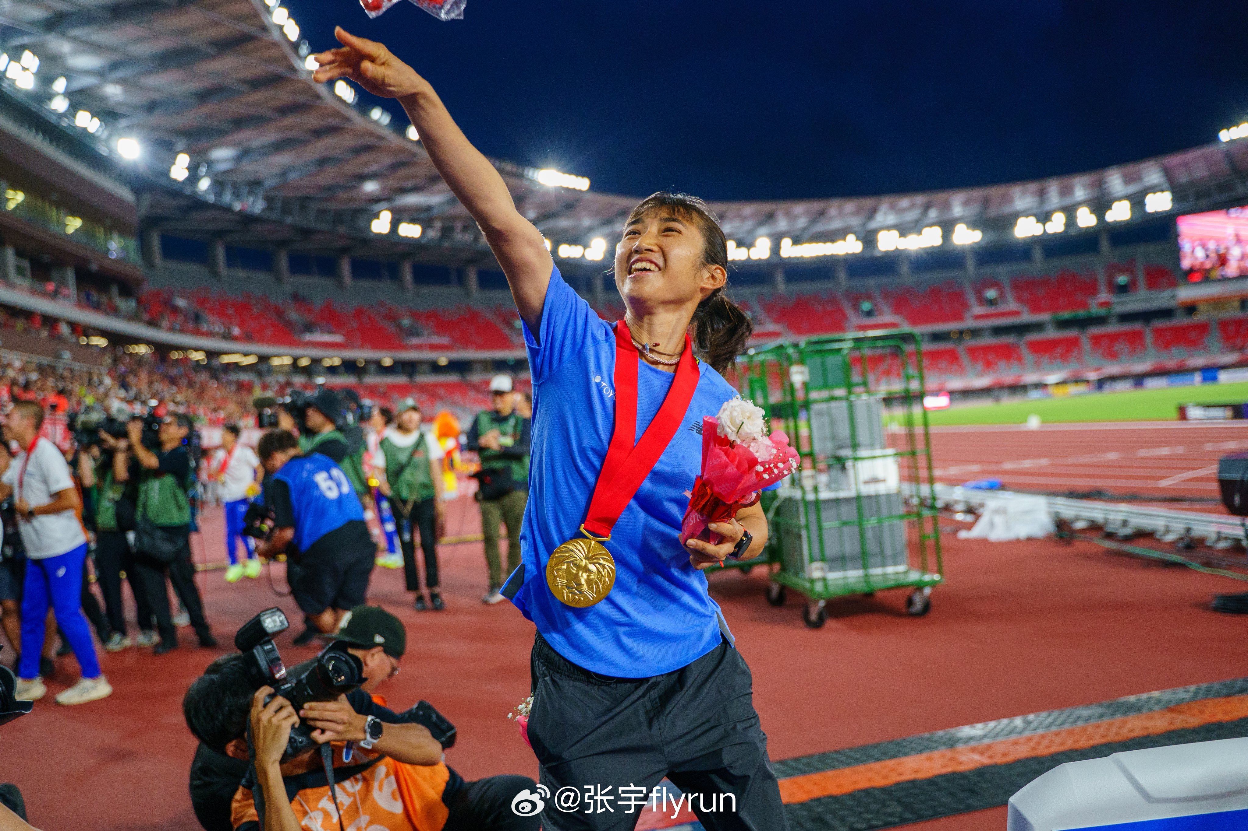开心的大魔王田中希实精英运动员田径跑步