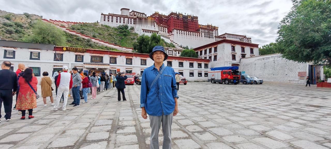 我是1956年属猴的人，一转眼也七十岁了。妻子去世已经整整十六年了。这些年，我没