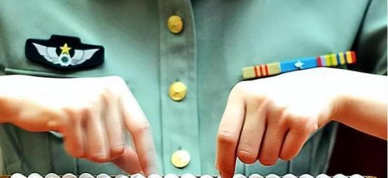 6岁小女孩被我国特种部队破格录取，并且直接成为军官，传闻她一个人能顶一个师，她到