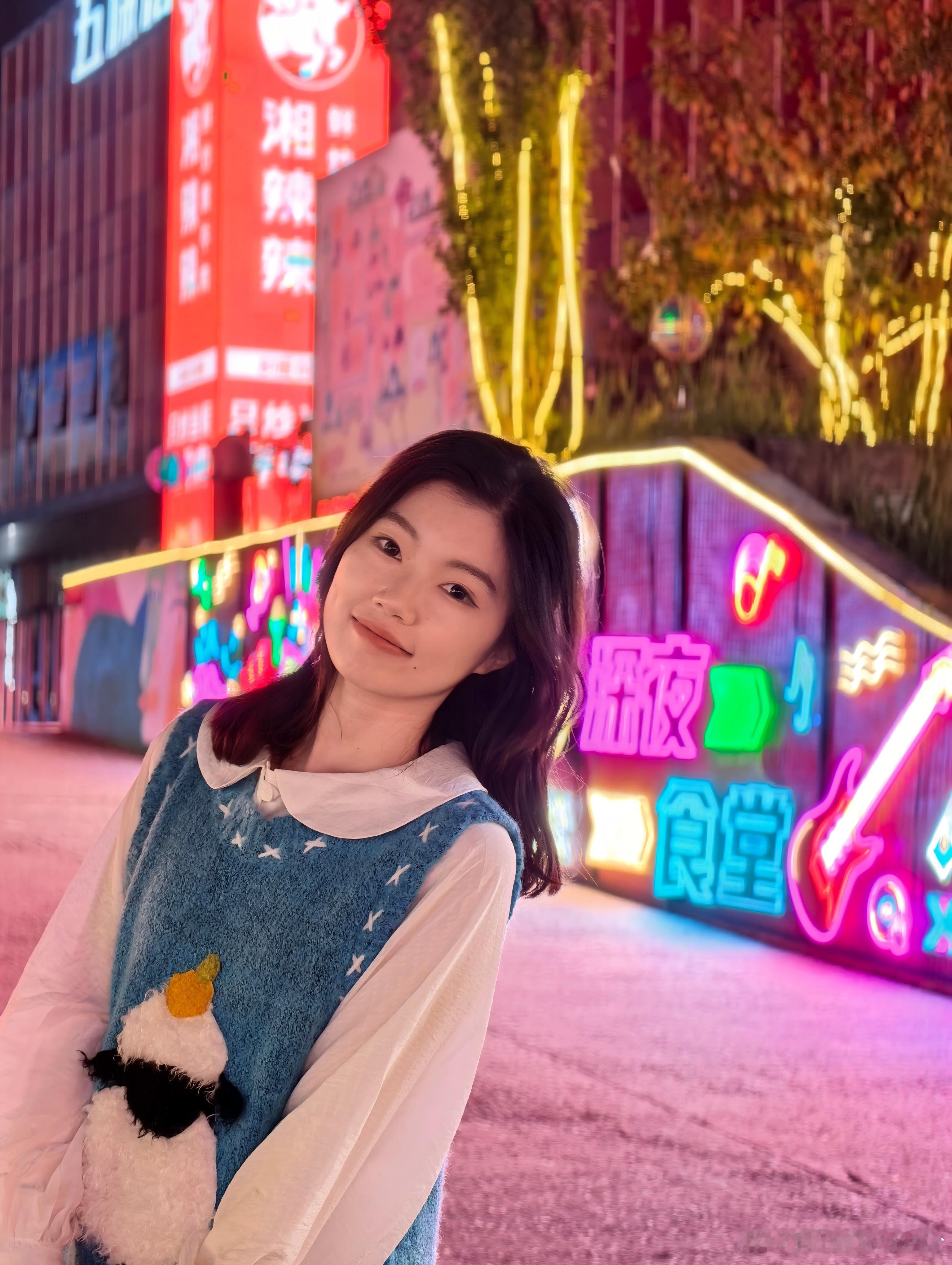 华为Pura80Ultra对比iPhone17ProMax，长焦人像[