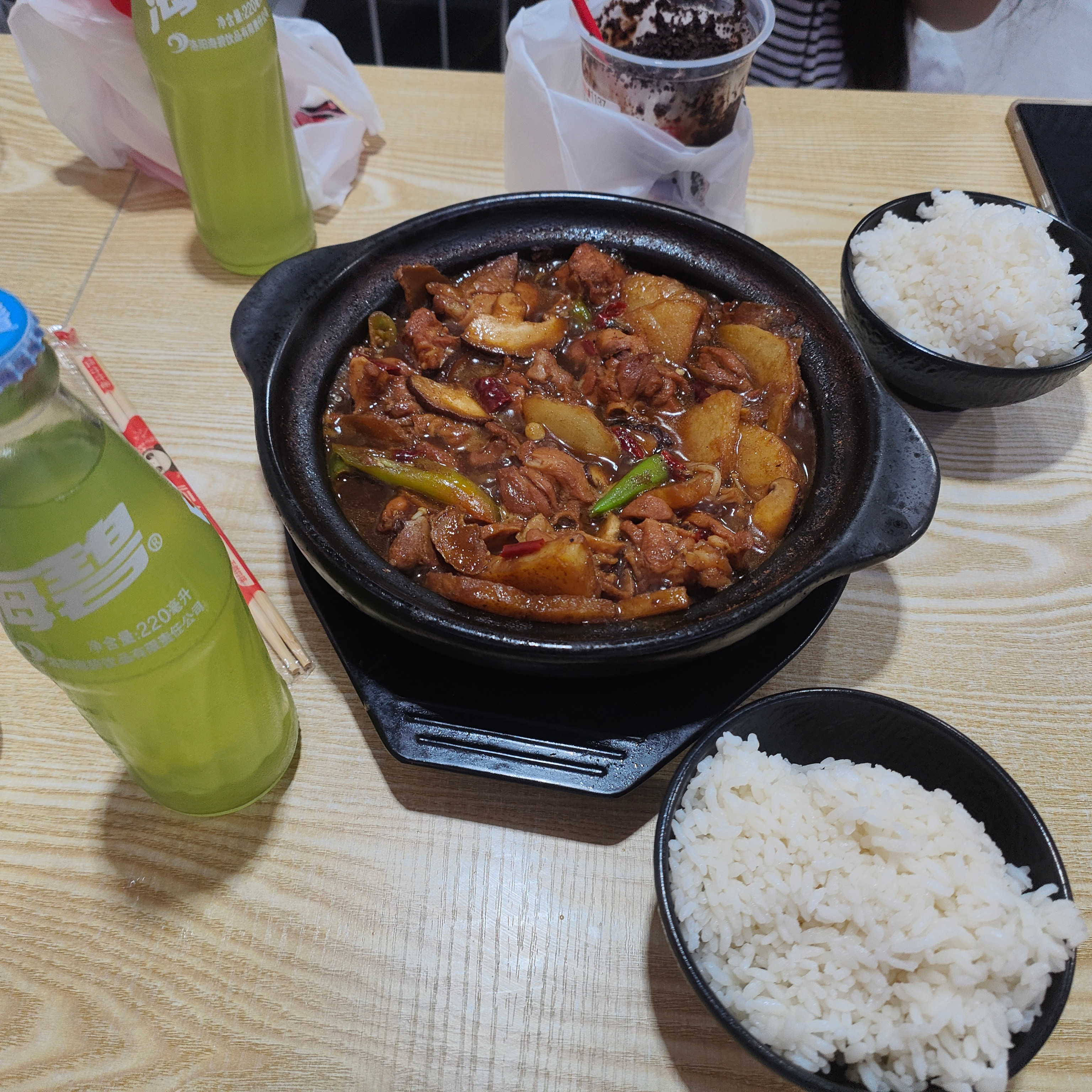 每顿饭必须一瓶海碧