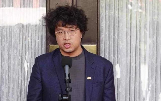 台独顽固分子沈伯洋之父沈士城还想蒙混过关赚大陆钱，门都没有！！！前不久民进党立
