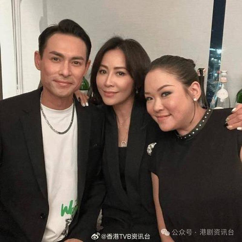 一个在TVB跑龙套的女孩，五年后坐上了香港最年轻上市公司主席的位置。更刺眼的是，