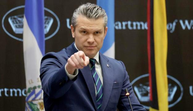 美军这回真是出了大新闻，据美国匿名官员爆料，国防部长赫格塞思直接绕开所有规矩，把