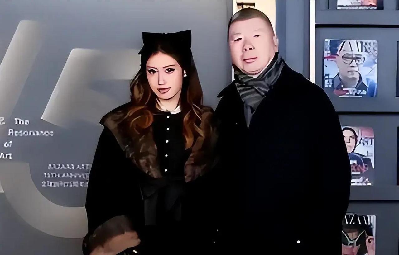 2025年8月离婚传闻炸锅后，徐帆拉着徐朵当众硬刚：家里坚如磐石！结果才7个月，