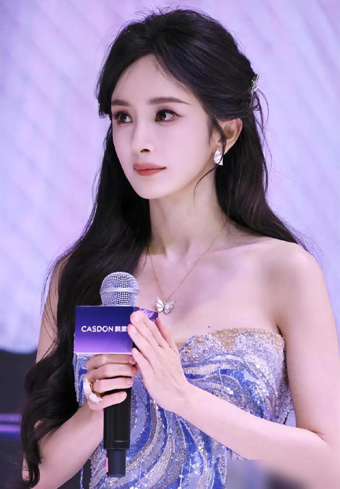 你敢信？杨幂3年拍13部戏帮公司赚3亿，自己分红竟为0！迪丽热巴正重蹈覆辙！