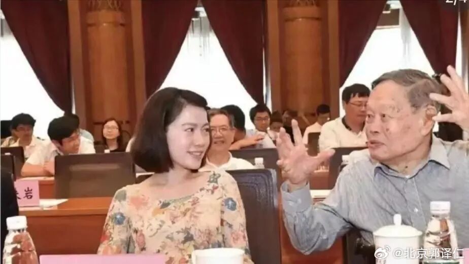 杨振宁走后半年，50岁翁帆喝酒骑马潇洒似少女！网上嗨翻仅仅因为一组近期的出游生活