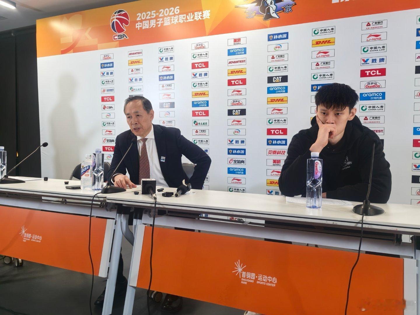 北京首钢许指导认为是大家心态出了问题，导致三分球投的很差，他说其他数据都不用看