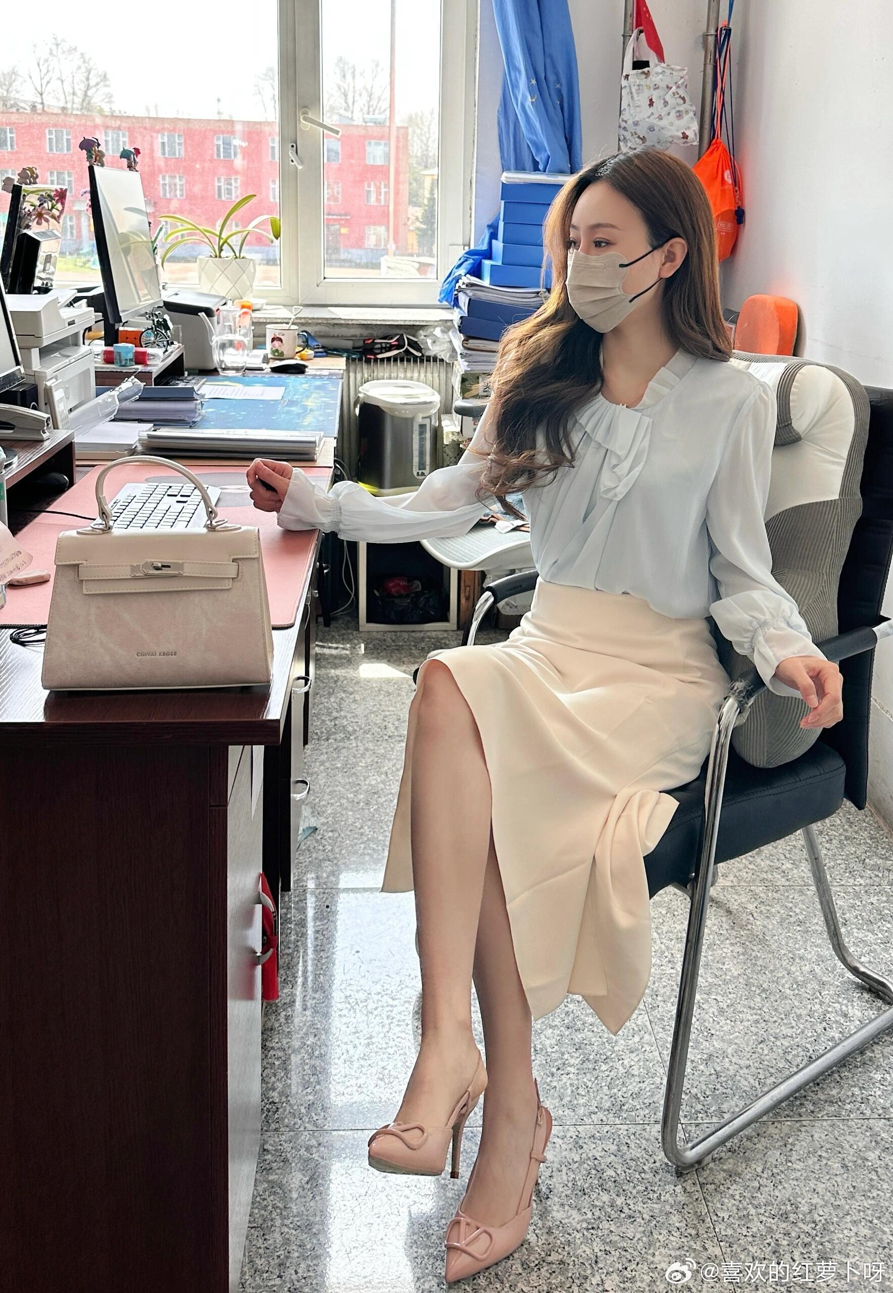 体制内穿搭的美丽而不张扬～​​​