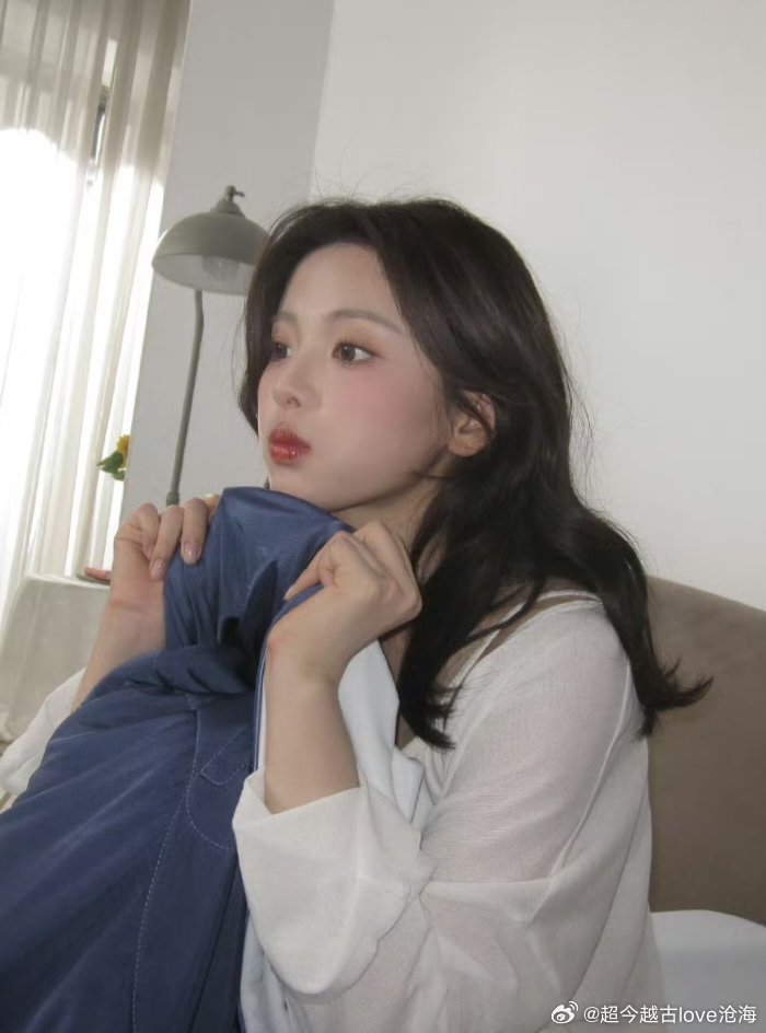 杨超越杨超越你这能播吗居家小女友，漂亮吧！！！​​​