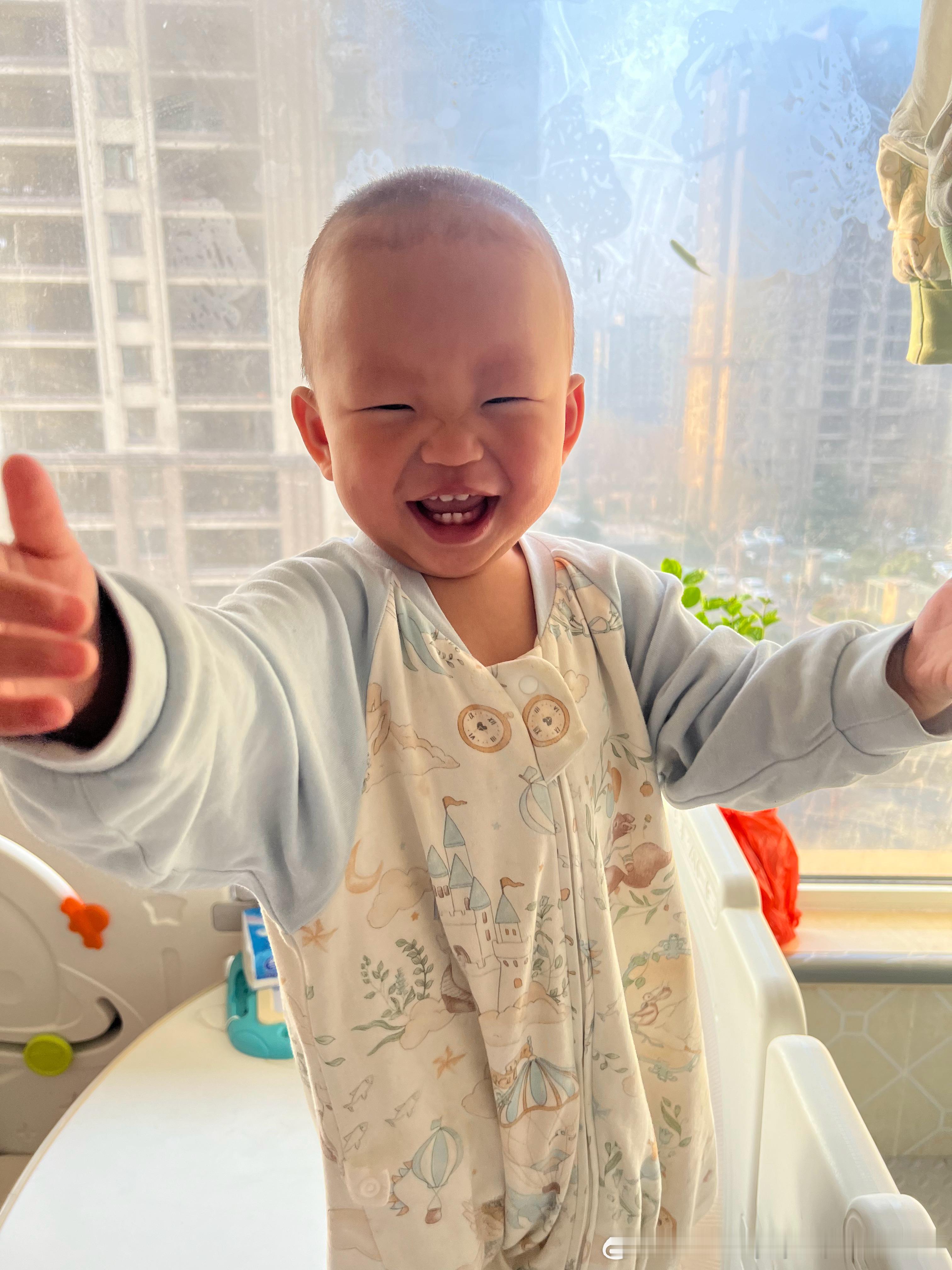 有人试过用剃须刀给小孩理发吗去理发店也是嚎哭不如在家剪头发还能马上洗澡但如山的推