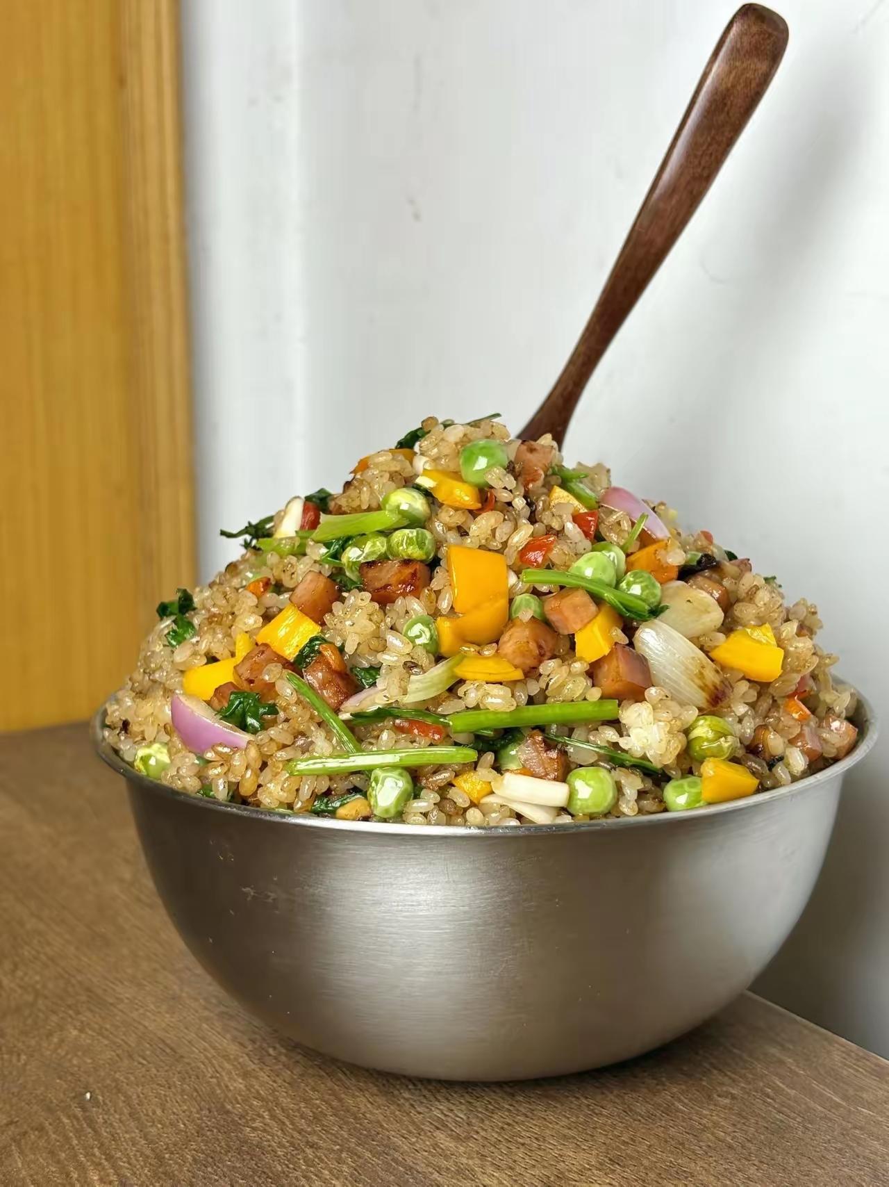 这碗蛋炒饭吃了估计三天都不需要吃饭的[捂眼睛]
