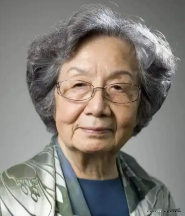 2024年，叶嘉莹去世享年100岁，95岁的时候把积蓄3568万元，捐给了南开大