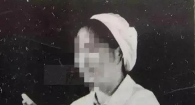 1974年，南京一名女护理在防疫站遇害后被侵犯。警方从她体内，取出几根黄而泛白