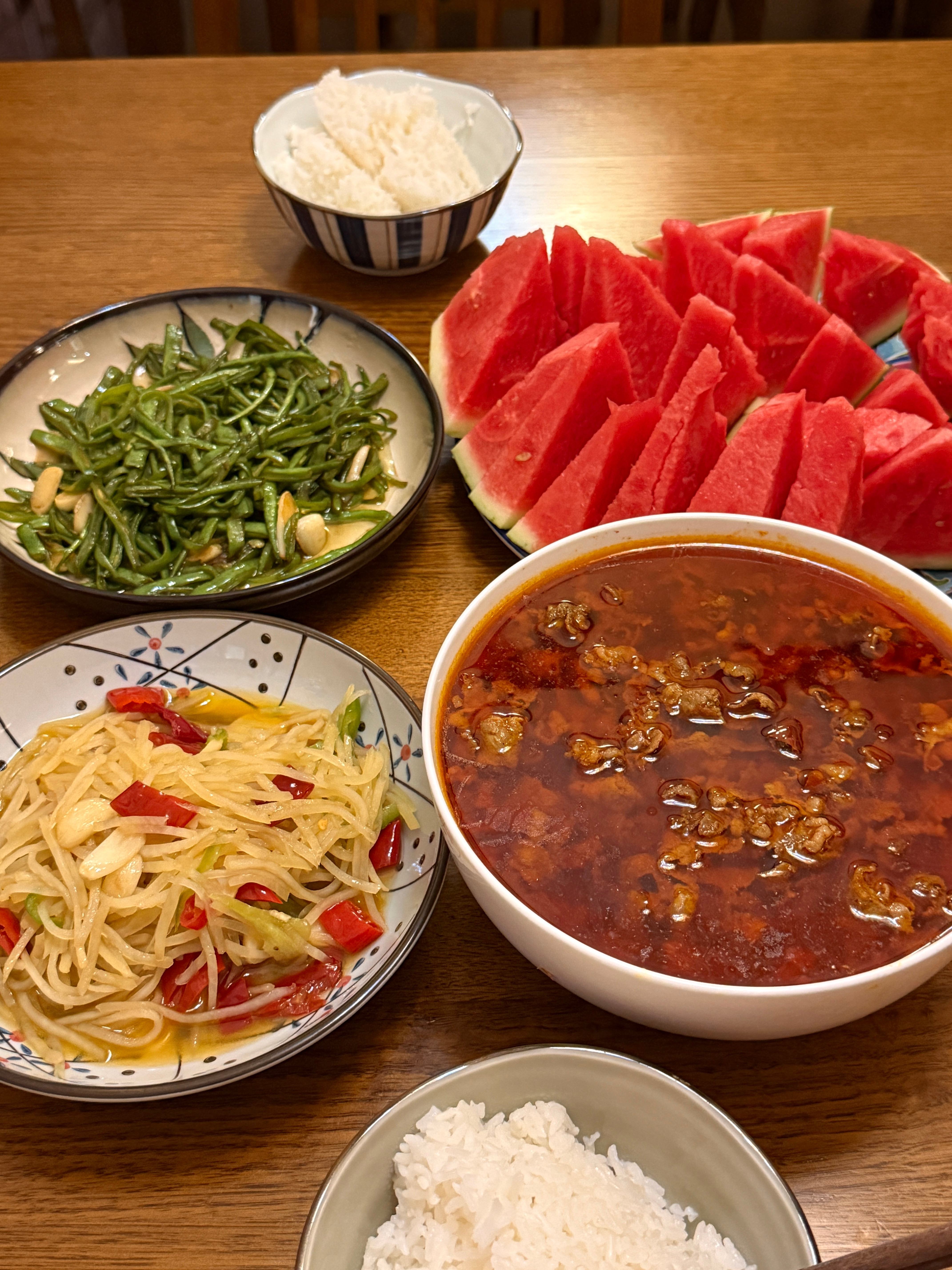 朴素的一餐盒马买的切好的土豆丝和芸豆丝真方便