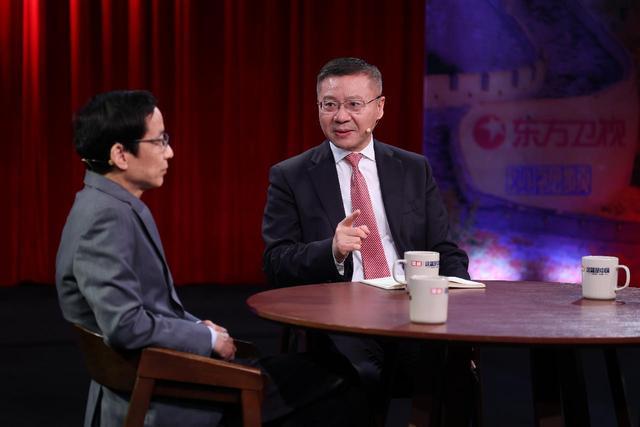 张维为被很多人误会了！他所说的中外之对比，是倡导客观辩证认识东西方的特点和现状，