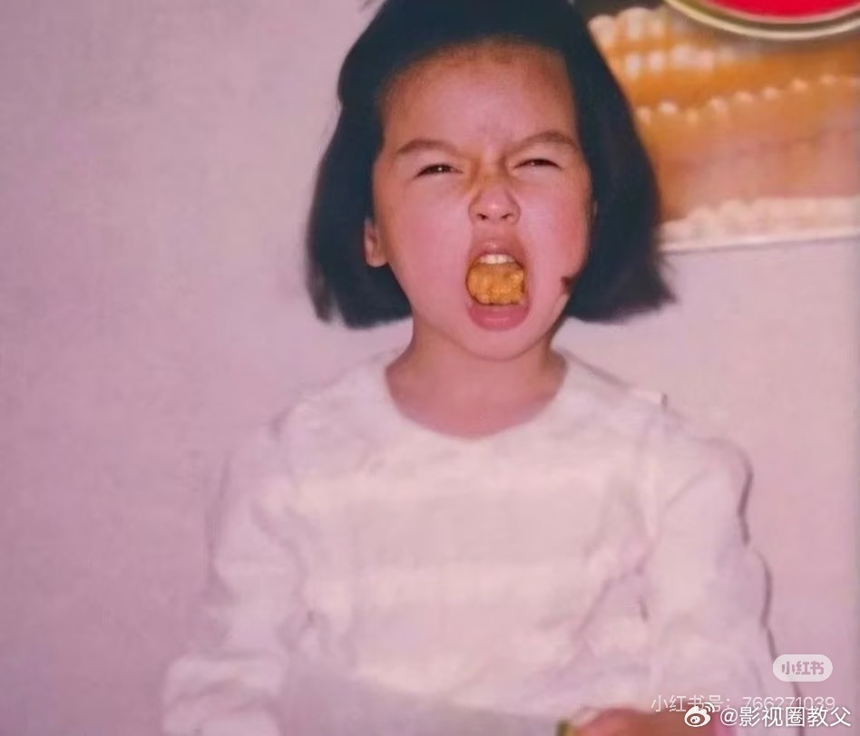 Angelababy等比例长大争议这么多年，这组小时候旧照算是把话说明白了。小