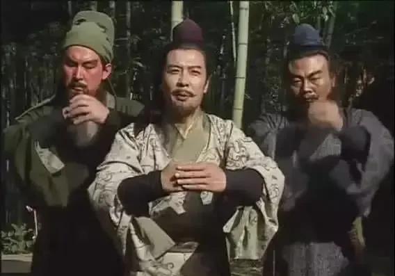 三国演义中，为什么刘备没有统一三国？其实说白了，刘备集团的文臣武将不怎么兼容，