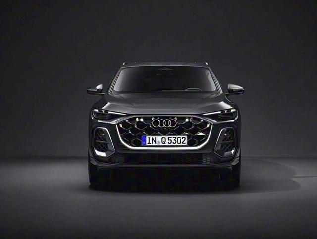 最近刷到不少人猜全新奥迪Q5L的价格，说入门版落地35万，今天就跟车友们唠唠我的