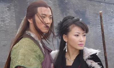 看神雕侠侣，发现金庸是懂社会的。细节就是黄蓉搞得丐帮比武大会。黄蓉年纪大了，