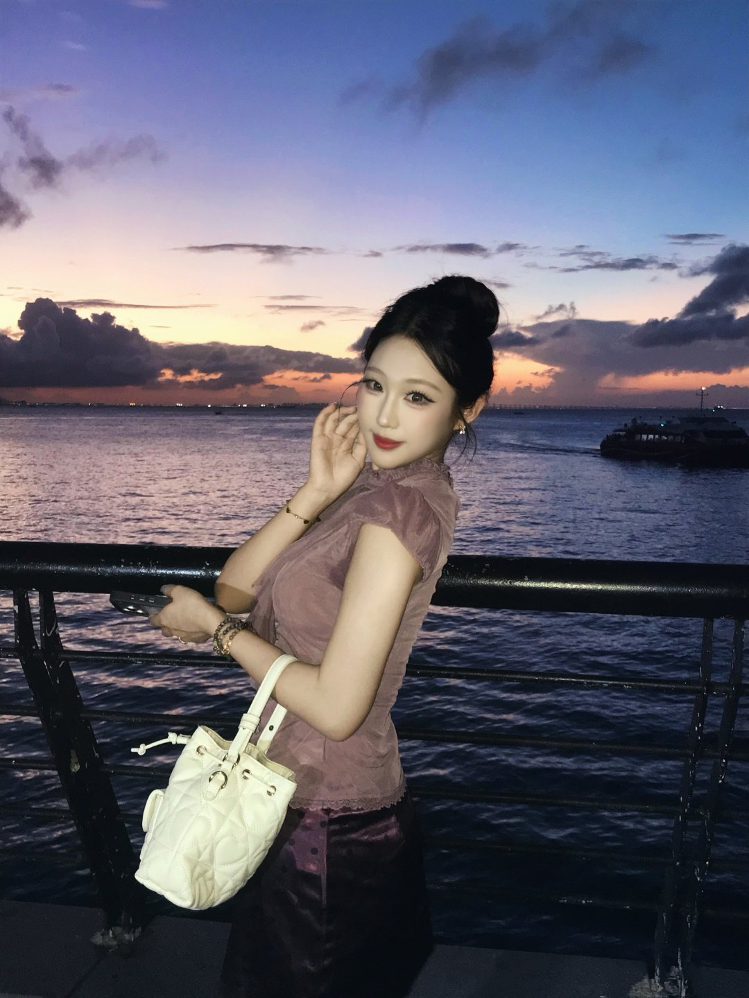 追赶一场日落，散步，吹风，把情绪交给黄昏🌇赴一场落日的约会慢悠悠散步看风景人间