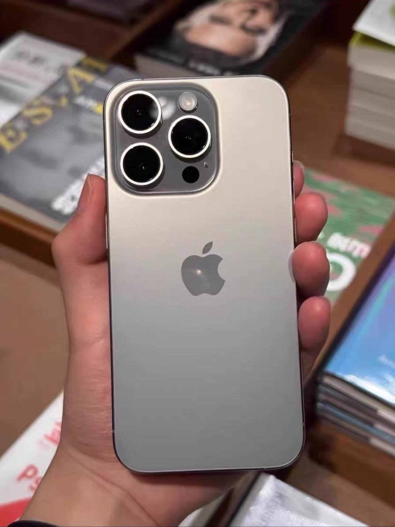 2026年4月份了，应该还有好多人在用iPhone15ProMax这台手机吧