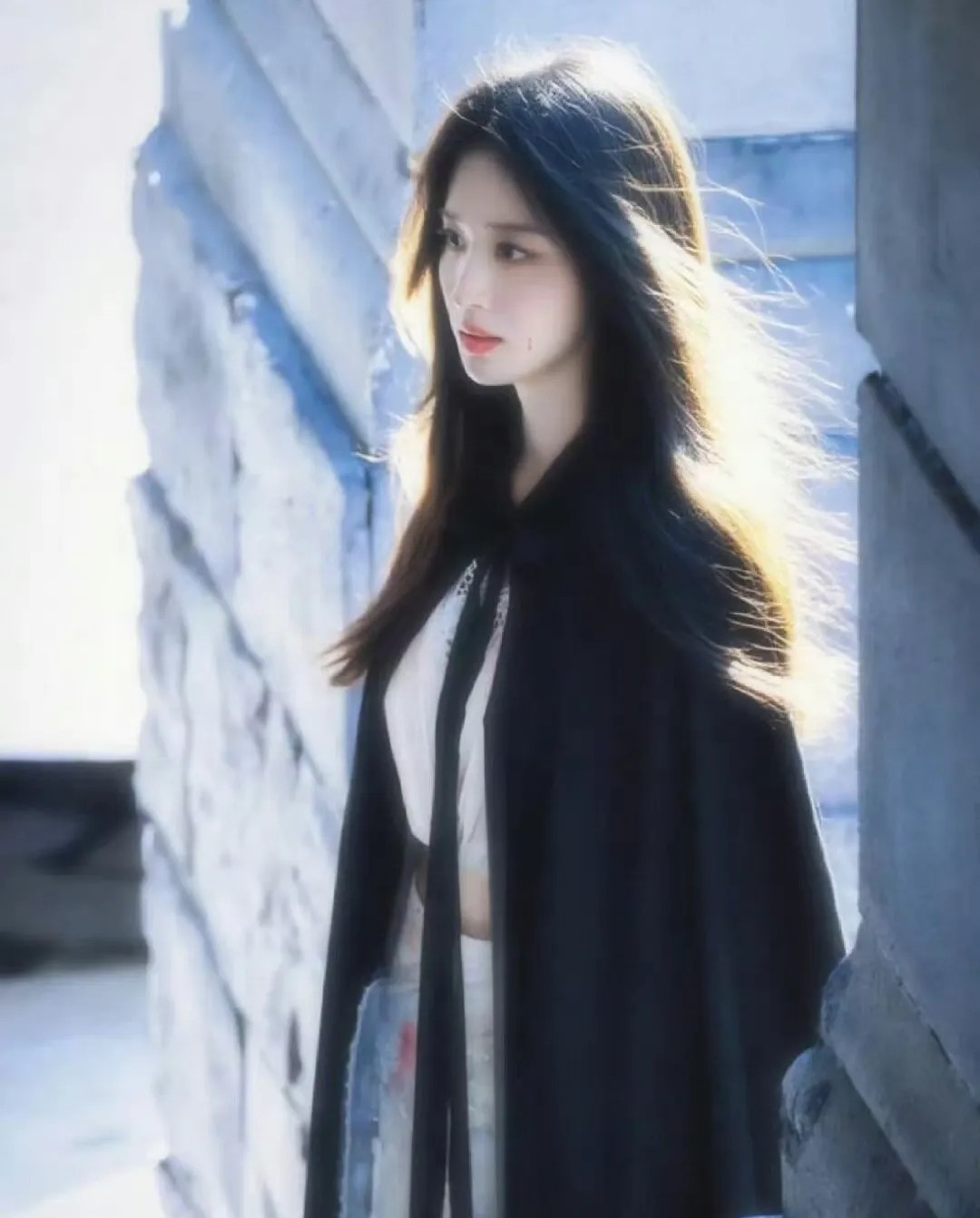 王楚然真的好美可惜就是眼神不好看上杨洋一个年纪轻轻大美女有背景有资源