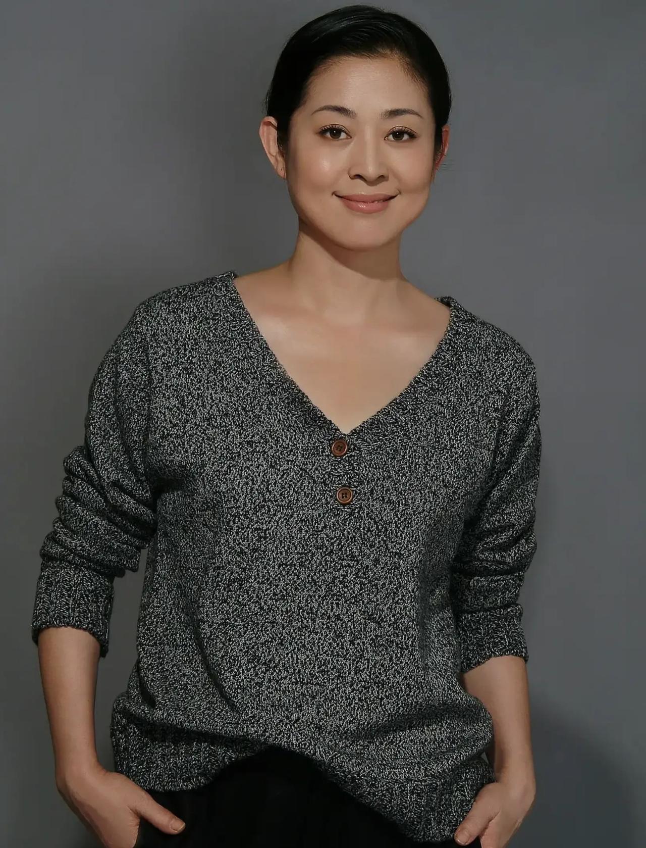倪萍称董璇不应该结婚：“如果觉得有女儿不方便，那就不该结婚。”为啥要结婚呀，有孩