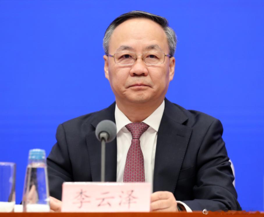 【李云泽与葛海蛟简历】国家金融监管总局局长李云泽出生于1970年9月，山东烟台人