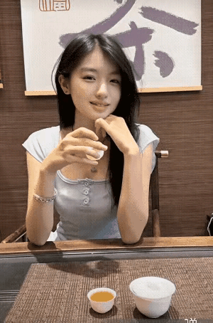 如果碰上一位懂茶的姑娘，不要犹豫，大胆追求吧