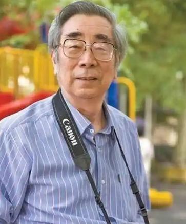 鲁迅去世才几个月，尸骨未寒，亲弟弟周作人竟偷偷换了一份契约，把北京八道湾大宅的房