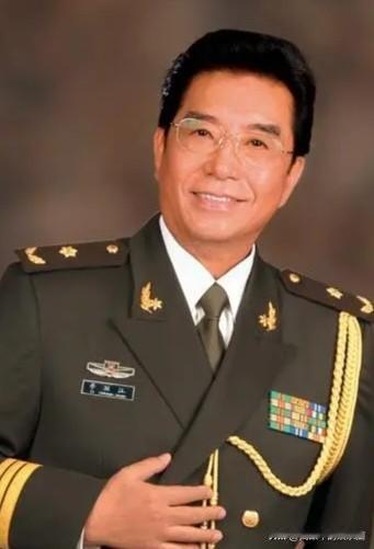 为何国内男高音挑战李双江屡战屡败目前，男高音歌唱家李双江已八十多岁，嗓子倒了