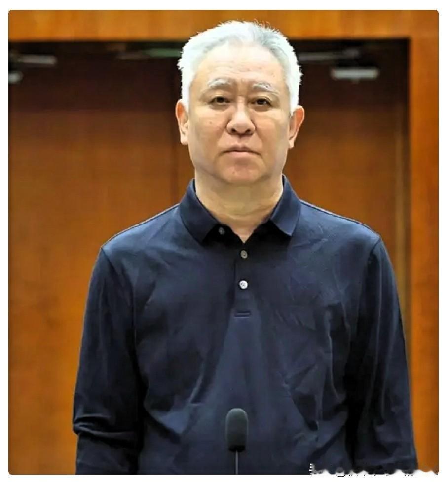 看到许家印一审被判无期后。我好奇查了一下他前妻的现状。结果挺耐人寻味