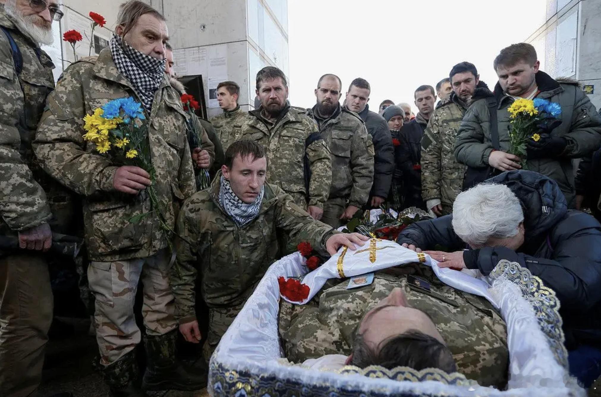 英国首次宣布英国军人在乌克兰身亡英国国防部这则声明，看似轻描淡写，实则暗藏诸多