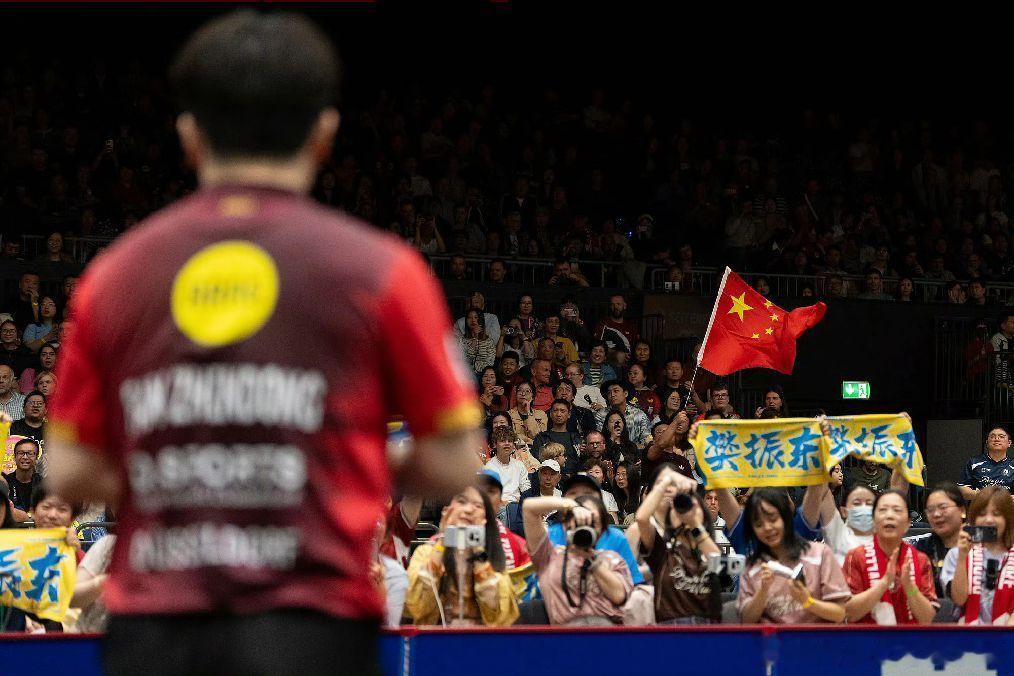 身前是赛场，身后是家国🇨🇳五星红旗高高扬起，祖国和人民一直在你背后。无畏奔赴