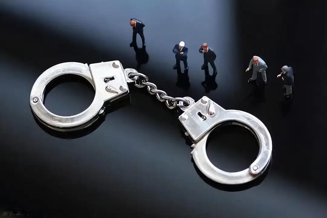 许家印案一审落槌：八罪并罚，一堂震撼全民的法治公开课法者，天下之公器；法治