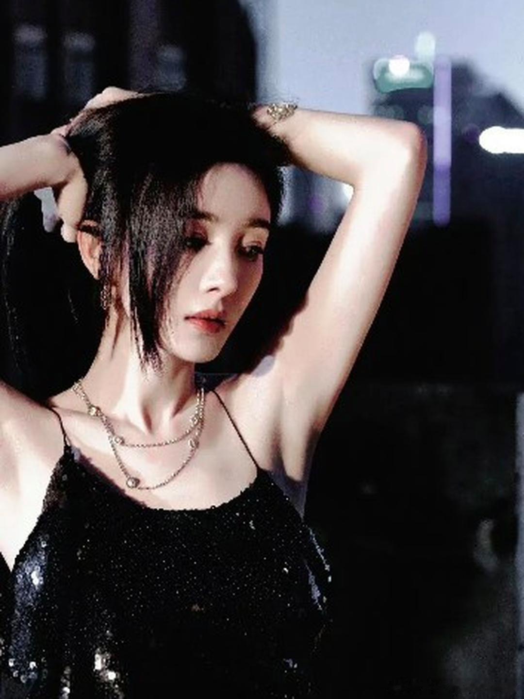 1.网传易烊千玺家人曾有意让弟弟尝试进入娱乐圈发展，但目前外界并没有太多关于其弟弟发展的公开信息。至