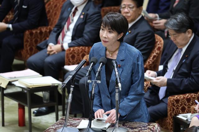 高市早苗首相的权力欲撞上宪法的防火墙，一场关于“谁说了算”的终极对决在国会爆发。