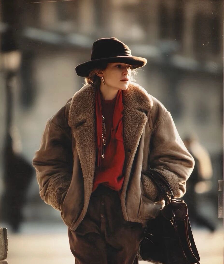 总有人站在不同的角度来指责你，却从来没人理解，你一路走来有多难！